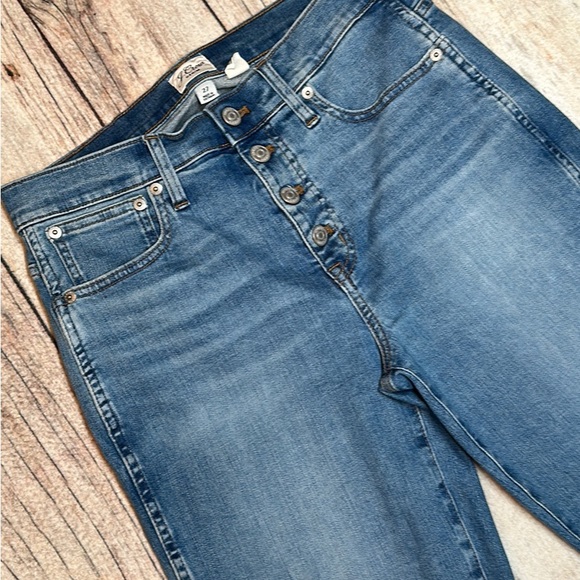 J CREW cropped relaxed jeans with button fly - Picture 2 of 6